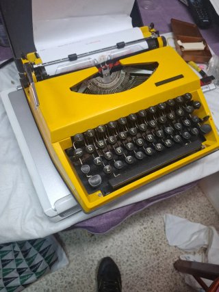 Máquina de escribir vintage negra