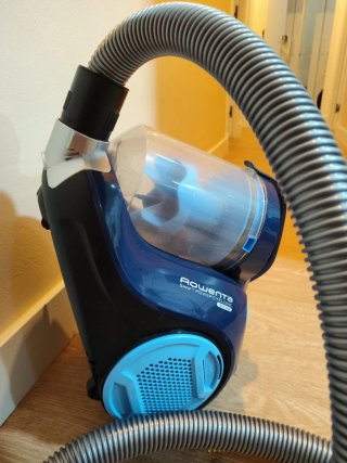 Aspiradora Rowenta con cable + accesorios
