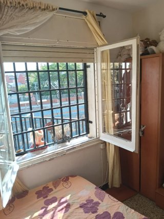 ¡SE ALQUILA HABITACIÓN!