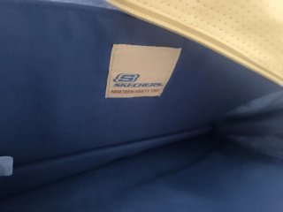 Bolso Skechers Beige/Blanco Perforado nuevo de est