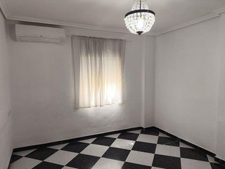 Piso en alquiler en Cruz Roja en Sevilla