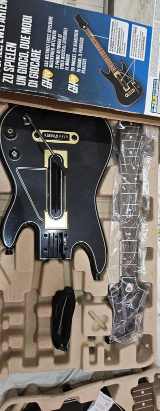 Guitar Hero Live PS4 con 2 Chitarre