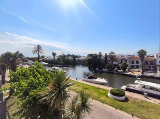 Piso en venta en Empuriabrava en Castelló d´Empúries
