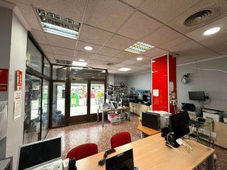 Local comercial en alquiler en En Corts en Valencia