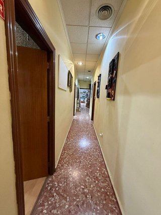Local comercial en alquiler en En Corts en Valencia