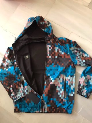 Chaqueta Negra y Gris