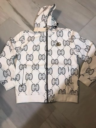 Chaqueta Negra y Gris