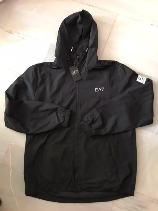 Chaqueta Negra y Gris