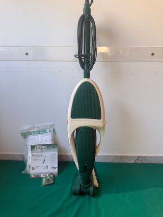 Folletto VK131 + Spazzola HD con ruote