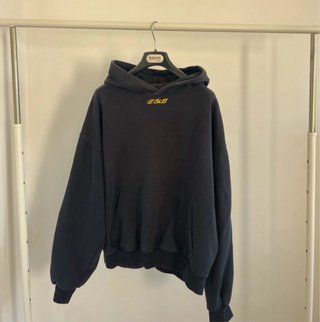Sudadera Scuffers Negra con Logo Amarillo