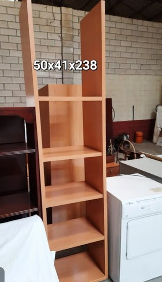 Estanterías de madera
