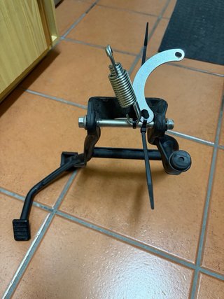 Caballete central Voge 525DSX