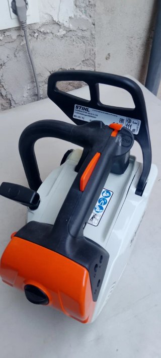 Motosierra Stihl MS 151 TC - 1 mano