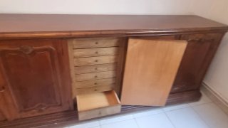 Cómoda de madera maciza