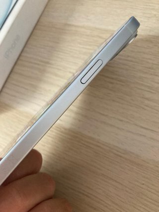 iPhone 15 256GB azul cielo 85% bateria