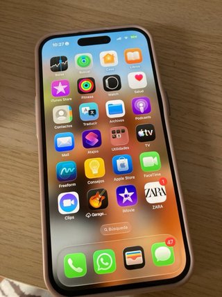iPhone 15 256GB azul cielo 85% bateria