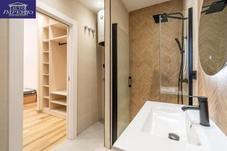 Piso en venta en Camino de Ronda - Rosaleda en Granada