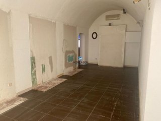 Local comercial en alquiler en San Isidro - Los Almendros en Alcalá de Henares