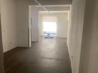 Local comercial en alquiler en San Isidro - Los Almendros en Alcalá de Henares