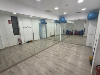 Local comercial en alquiler en La Nova Esquerra de l'Eixample en Barcelona