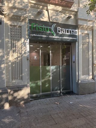 Local comercial en alquiler en La Nova Esquerra de l'Eixample en Barcelona