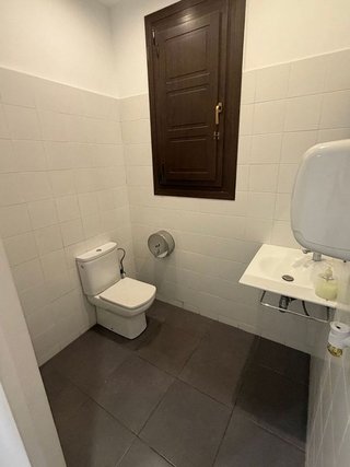Local comercial en alquiler en La Nova Esquerra de l'Eixample en Barcelona
