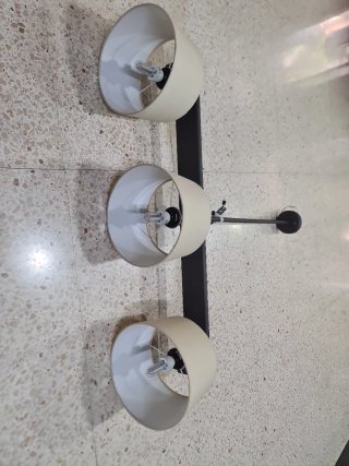 Lámpara de salón beige y negra