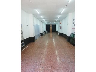 Local comercial en alquiler en Eixample Nord – La Devesa en Girona
