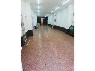 Local comercial en alquiler en Eixample Nord – La Devesa en Girona