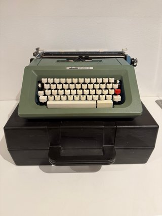 Olivetti Studio 46 Macchina da Scrivere
