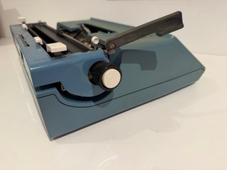 Olivetti Studio 46 Macchina da Scrivere