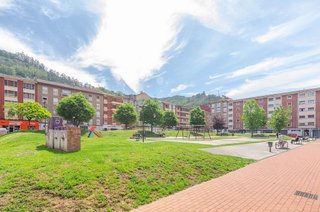 Local comercial en venta en La Villa - Bazuelo en Mieres