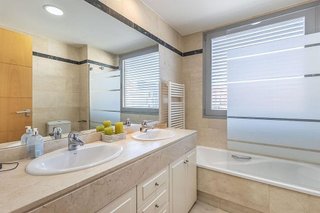 Piso en venta en Camino de Ronda - Rosaleda en Granada