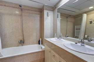Piso en venta en Camino de Ronda - Rosaleda en Granada