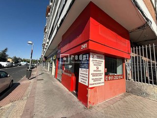 Local comercial en alquiler en Peñagrande en Madrid