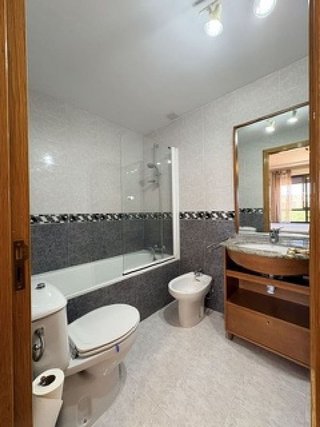 Piso en alquiler en Hospital - G3 - G2 en Burgos
