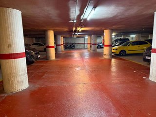 Garaje en venta en Sants en Barcelona