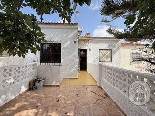Chalet en venta en La Siesta - El Salado - Torreta en Torrevieja