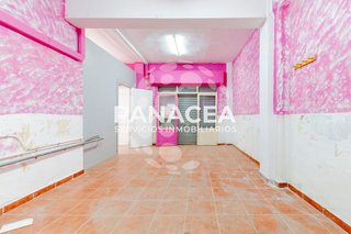 Local comercial en venta en Plaza de Toros - Santa Rita en Almería