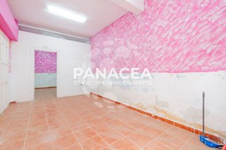 Local comercial en venta en Plaza de Toros - Santa Rita en Almería