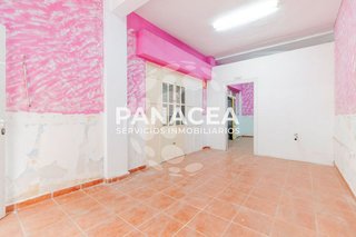 Local comercial en venta en Plaza de Toros - Santa Rita en Almería