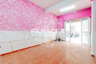 Local comercial en venta en Plaza de Toros - Santa Rita en Almería