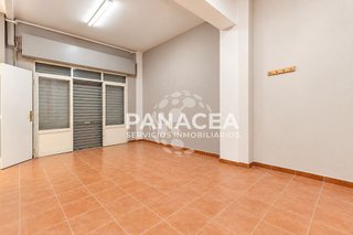 Local comercial en venta en Plaza de Toros - Santa Rita en Almería