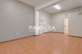 Local comercial en venta en Plaza de Toros - Santa Rita en Almería
