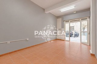 Local comercial en venta en Plaza de Toros - Santa Rita en Almería