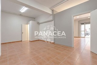 Local comercial en venta en Plaza de Toros - Santa Rita en Almería