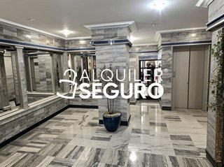 Piso en alquiler en Palacio de Congresos - Urbadiez - Entrepuentes en Sevilla
