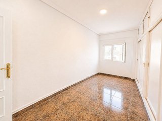 Piso en alquiler en Benicalap en Valencia