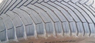 Bridgestone 245/45 R20 103W Neumático