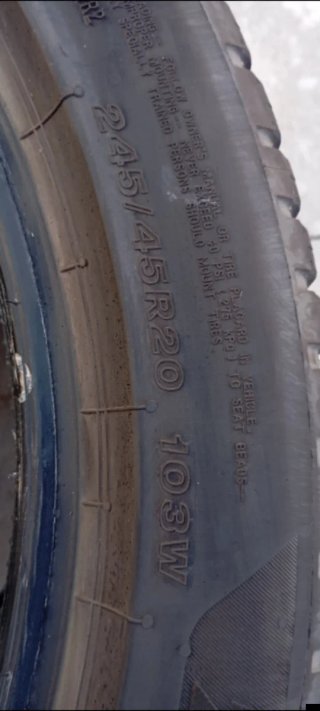 Bridgestone 245/45 R20 103W Neumático